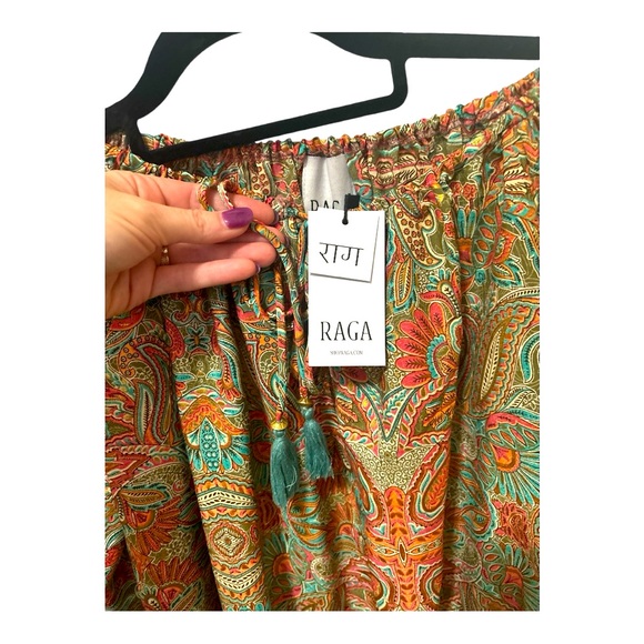 ⭐️⭐️NWT sample Raga blouse - Picture 2 of 4